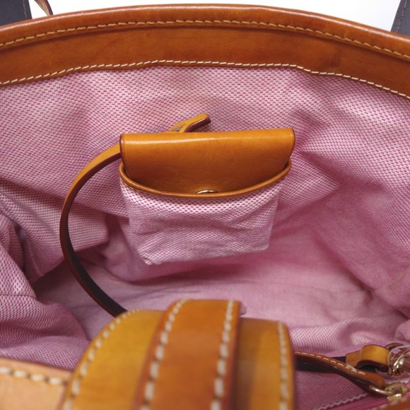 Women's Dooney & Bourke Giraffe Design Distressed Brown/Cream Bag w/Coin Pouch - Picture 11 of 16